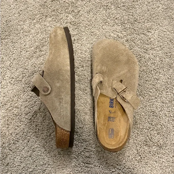 EUC Birkenstock Boston Clogs
SOLD - Picture 1 of 5